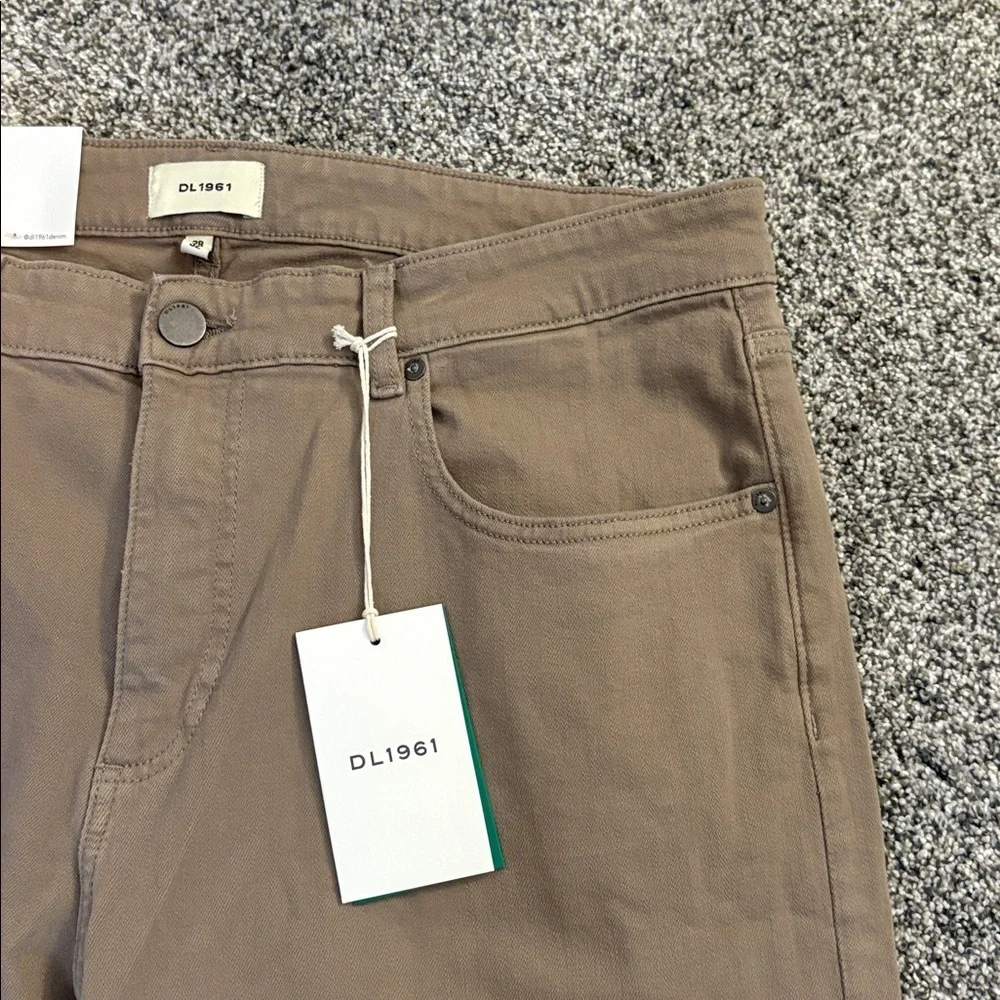DL 1961 Avery Relaxed Straight in Desert Sand NWT 38/32